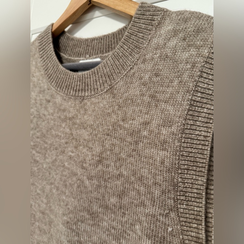 H&M Women's Sweater Vest in Taupe Melange - Size: S - NWT! - Picture 3 of 7